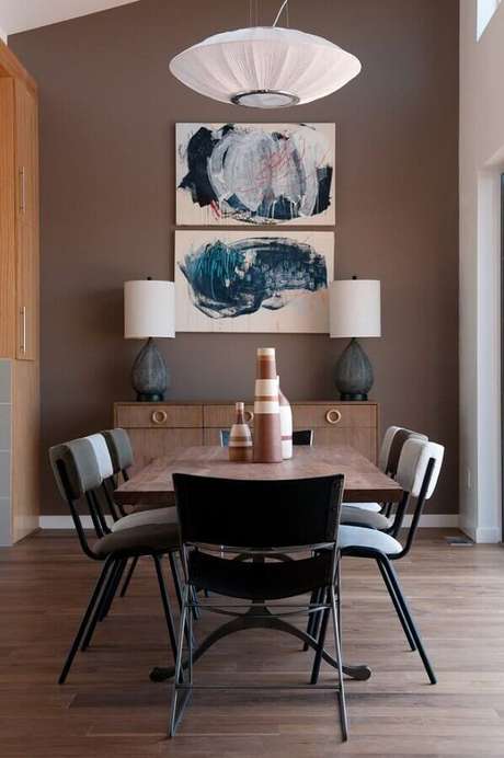51. Quadros decorativos abstratos para sala de jantar decorada em tons de marrom – Foto: Houzz 51. Quadros decorativos abstratos para sala de jantar decorada em tons de marrom – Foto: Houzz