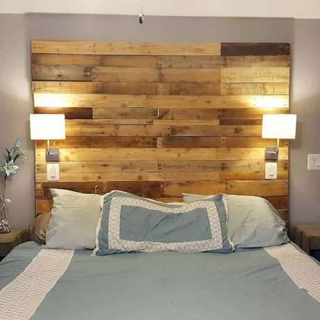 47. As luminárias trazem elegância para o quarto. Fonte: Pinterest 47. As luminárias trazem elegância para o quarto. Fonte: Pinterest