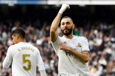 Benzema é ídolo em Madrid (Foto:PIERRE-PHILIPPE MARCOU / AFP) Benzema é ídolo em Madrid (Foto:PIERRE-PHILIPPE MARCOU / AFP)