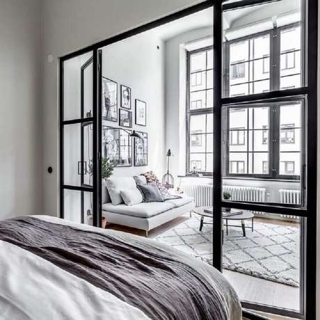 5. A porta francesa de alumínio é ideal para decorar ambientes modernos – Foto: Pinterest 5. A porta francesa de alumínio é ideal para decorar ambientes modernos – Foto: Pinterest