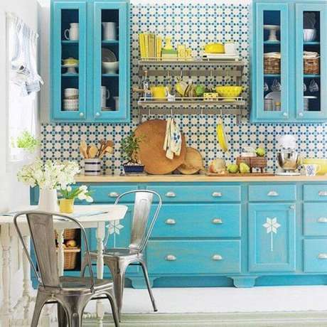 5. Os armários de cozinha podem ser uma ótima opção para otimização e decoração do espaço – Foto: Via Pinterest 5. Os armários de cozinha podem ser uma ótima opção para otimização e decoração do espaço – Foto: Via Pinterest