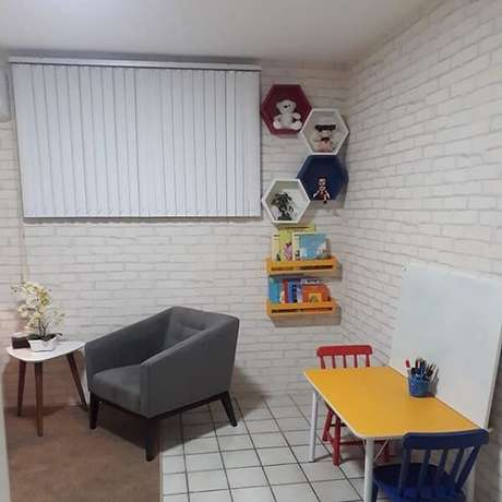 37. Um cantinho da parede já é suficiente para os nichos colmeia – Foto: Gramho 37. Um cantinho da parede já é suficiente para os nichos colmeia – Foto: Gramho