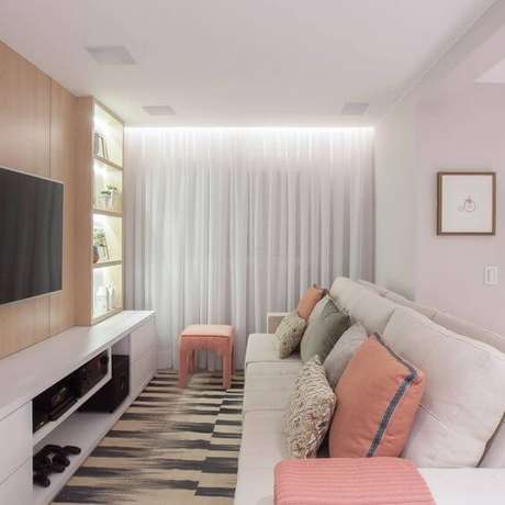 46. Cortineiro de gesso iluminado na sala de estar clean – Via: Mara Ramos 46. Cortineiro de gesso iluminado na sala de estar clean – Via: Mara Ramos