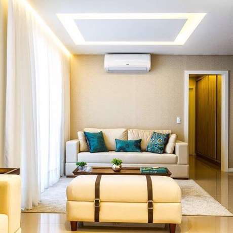 48. Cortineiro de gesso iluminado na sala de estar – Via: Elaine Castanheira 48. Cortineiro de gesso iluminado na sala de estar – Via: Elaine Castanheira