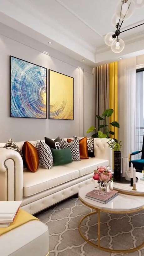 18. Sala clássica com cortineiro de gesso – Via: Pinterest 18. Sala clássica com cortineiro de gesso – Via: Pinterest