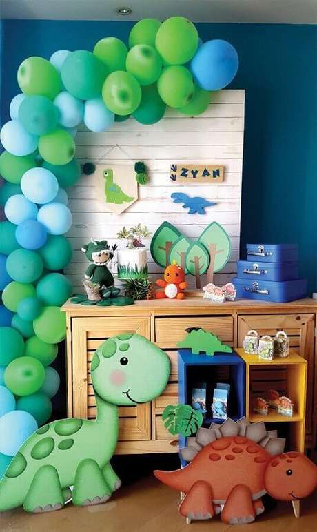 59. Temas de mesversário festa dinossauros – Foto: Ideias em Casa 59. Temas de mesversário festa dinossauros – Foto: Ideias em Casa