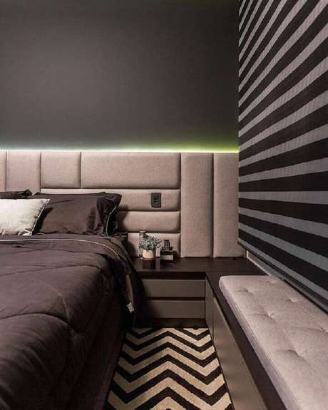 44. Decoração moderna com tapete para quarto cinza e preto – Foto: Pinterest