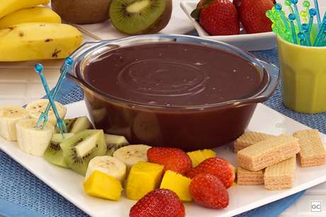 Guia da Cozinha - 7 Receitas de fondue de chocolate para o fim de semana