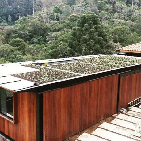 25. Que tal cultivar uma horta no telhado verde? Fonte: RC Curi Empreiteira