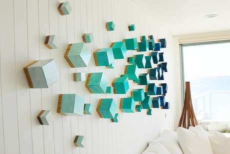 50. Escultura de parede feita com cubos coloridos. Fonte: Pinterest