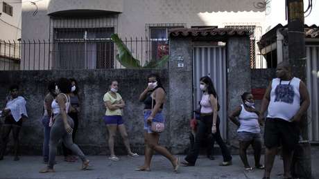 Milhares de famílias aguardam liberação do pagamento emergencial do governo