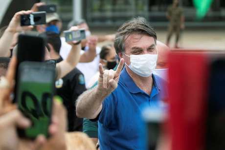 Jair Bolsonaro durante manifestação de apoiadores em Brasília, 17 de maio Jair Bolsonaro durante manifestação de apoiadores em Brasília, 17 de maio