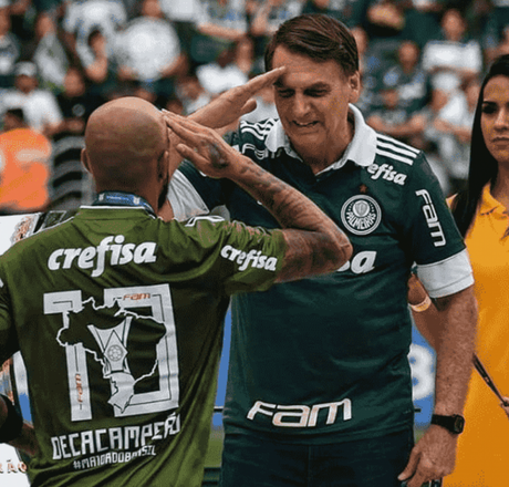 Felipe Melo fez gesto militar para Jair Bolsonaro em entrega do título nacional ao Palmeiras, em 2018(Reprodução/Instagram)