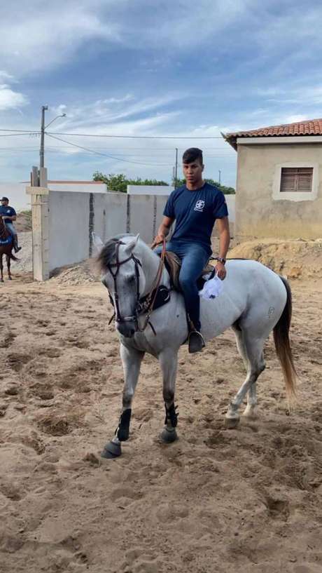 Kaio Jorge revelou sua paixão por cavalos (Foto:Reprodução) Kaio Jorge revelou sua paixão por cavalos (Foto:Reprodução)
