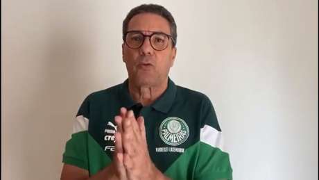 Vanderlei Luxemburgo falou em estudo para minimizar contágio quando futebol voltar (Reprodução/Instagram) Vanderlei Luxemburgo falou em estudo para minimizar contágio quando futebol voltar (Reprodução/Instagram)