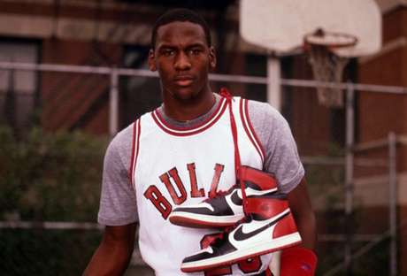 Michael Jordan possui linha específica de tênis em parceria com a Nike (Foto: Reprodução) Michael Jordan possui linha específica de tênis em parceria com a Nike (Foto: Reprodução)