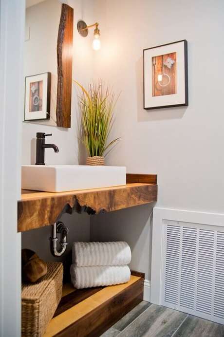53. Modelo de balcão de banheiro rústico com acabamento diferenciado – Foto: Houzz 53. Modelo de balcão de banheiro rústico com acabamento diferenciado – Foto: Houzz
