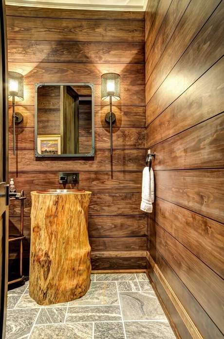59. Pia de banheiro rústica feita com tronco de madeira – Foto: Decor Ideas 59. Pia de banheiro rústica feita com tronco de madeira – Foto: Decor Ideas