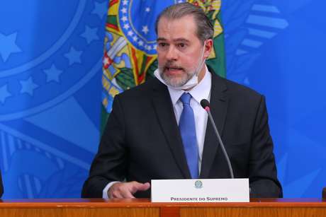 ‘O Supremo jamais se sujeitará a nenhum tipo de ameaça, velada, indireta ou direta’, diz Toffoli após ‘ataque’ com fogos de artifício ao STF