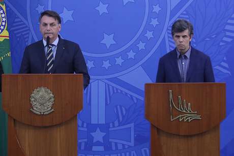 Presidente Jair Bolsonaro com o ex- Ministro da Saúde Nelson Teich