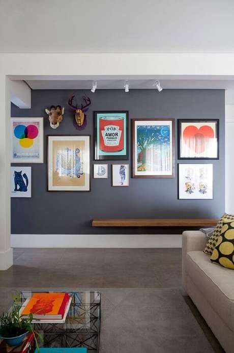6. O quadro de parede para corredor pode ajudar a integrar o ambiente com outros espaços da casa como a sala, por exemplo – Foto: Casa de Valentina 6. O quadro de parede para corredor pode ajudar a integrar o ambiente com outros espaços da casa como a sala, por exemplo – Foto: Casa de Valentina
