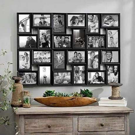29. Decoração rústica com parede com quadros de fotografia – Foto: Pinterest 29. Decoração rústica com parede com quadros de fotografia – Foto: Pinterest