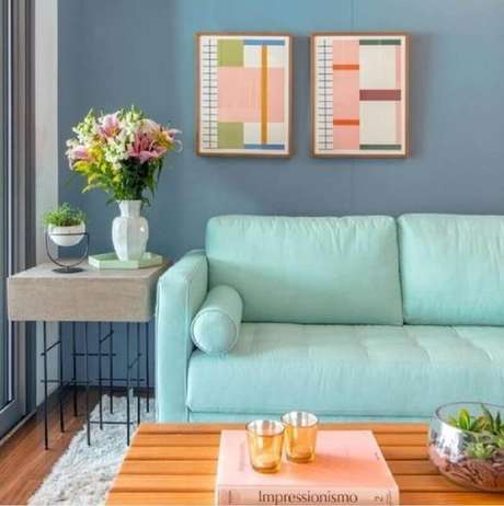 39. Tecido verde menta para decoração de sala azul moderna – Foto: Pinterest