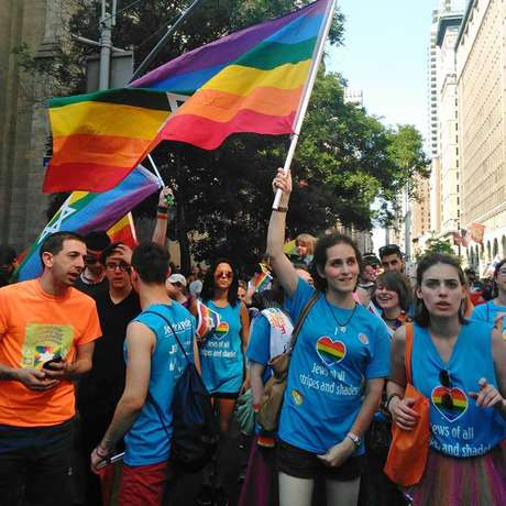 Abby participou de grupos com judeus LGBT Abby participou de grupos com judeus LGBT