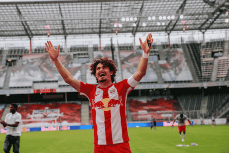 Zagueiro fez cinco gols e deu uma assistência na temporada (Divulgação/RB Salzburg) Zagueiro fez cinco gols e deu uma assistência na temporada (Divulgação/RB Salzburg)