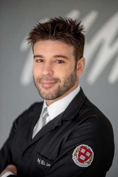 Dr. Leandro Rago Dr. Leandro Rago