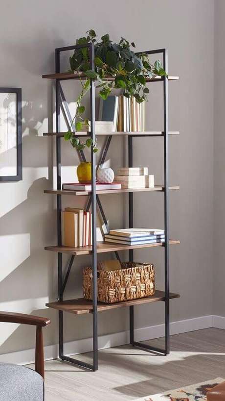 29. Modelo pequeno de estante industrial simples – Foto: Pinterest 29. Modelo pequeno de estante industrial simples – Foto: Pinterest