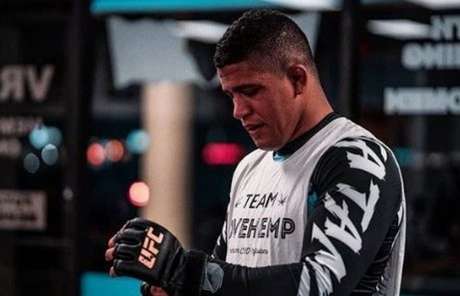 Durinho testou positivo para Covid-19 e foi retirado do card do UFC 251 (Foto Reprodução/Instagram/@gilbert_burns) Durinho testou positivo para Covid-19 e foi retirado do card do UFC 251 (Foto Reprodução/Instagram/@gilbert_burns)