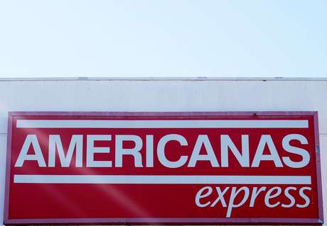 Lojas Americanas contrata bancos para oferta de ações de 