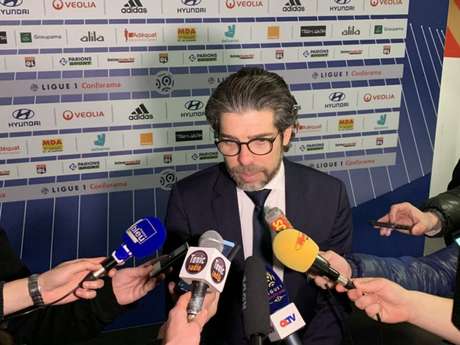 Juninho é dirigente do Lyon, da França (Foto: Reprodução / Twitter) Juninho é dirigente do Lyon, da França (Foto: Reprodução / Twitter)