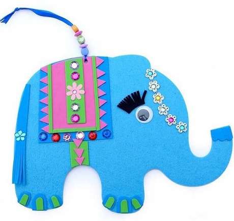 70. Elefante colorido feito em EVA é puro charme. Fonte: Pinterest