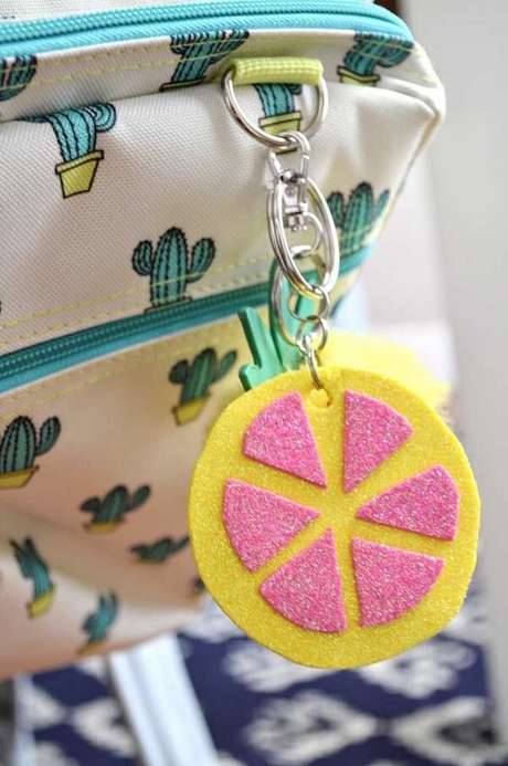 66. O chaveiro feito com material de EVA faz muito sucesso. Fonte: Pinterest 66. O chaveiro feito com material de EVA faz muito sucesso. Fonte: Pinterest