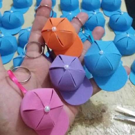 21. Que tal uma lembrancinha de maternidade em eva em 3D? Fonte: Revista Artesanato 21. Que tal uma lembrancinha de maternidade em eva em 3D? Fonte: Revista Artesanato