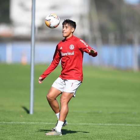 Meia José Aldo, que pertence ao Guarani-SC e estava emprestado ao Inter, não teve seu contrato renovado e acertou empréstimo para o Portimonense (Foto: Divulgação/José Aldo) Meia José Aldo, que pertence ao Guarani-SC e estava emprestado ao Inter, não teve seu contrato renovado e acertou empréstimo para o Portimonense (Foto: Divulgação/José Aldo)