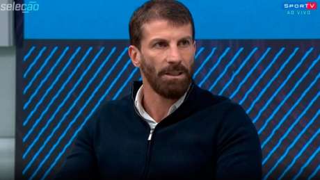 Pedrinho não aprovou os comentários de Jorge Jesus (Foto: Reprodução SporTV) Pedrinho não aprovou os comentários de Jorge Jesus (Foto: Reprodução SporTV)