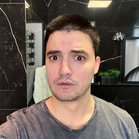 Felipe Neto costuma fazer críticas contra Jair Bolsonaro Felipe Neto costuma fazer críticas contra Jair Bolsonaro
