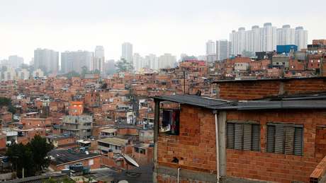 Desigualdade é um dos fatores que explicam alto uso de dinheiro em espécie no Brasil, segundo economista