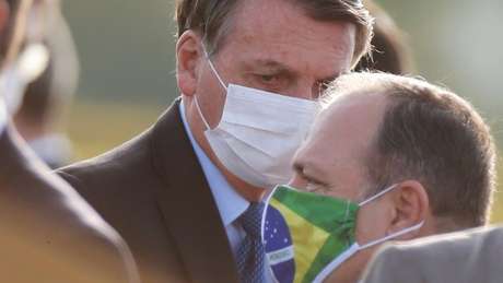 Governo Bolsonaro tem sido muito criticado pela forma como lida com pandemia Governo Bolsonaro tem sido muito criticado pela forma como lida com pandemia