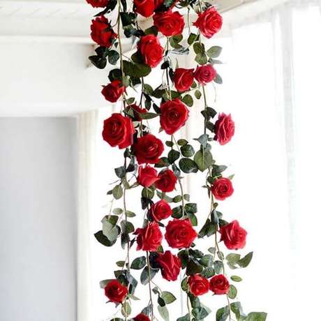 16. A rosa vermelha simboliza paixão e amor – Via: Pinterest 16. A rosa vermelha simboliza paixão e amor – Via: Pinterest