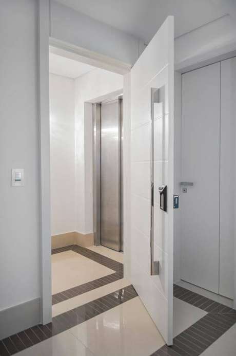 7. Porta de entrada com fechadura para porta de madeira – Via: Ecoville 7. Porta de entrada com fechadura para porta de madeira – Via: Ecoville
