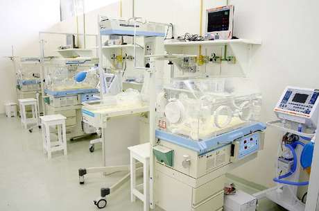 Unidade de Terapia Intensiva (UTI) infantil Unidade de Terapia Intensiva (UTI) infantil