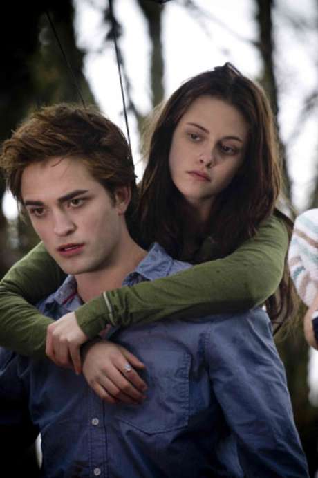 Saga 'Crepúsculo' ganha novo livro 15 anos depois da estreia Saga 'Crepúsculo' ganha novo livro 15 anos depois da estreia