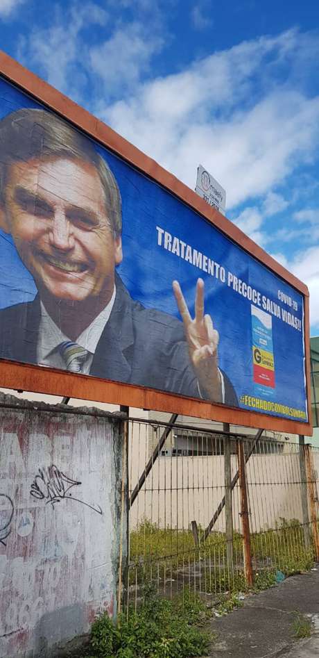 A publicidade fere pelo menos cinco artigos da regulamentação de 2008 da Agência Nacional de Vigilância Sanitária (Anvisa) sobre a propaganda de remédios A publicidade fere pelo menos cinco artigos da regulamentação de 2008 da Agência Nacional de Vigilância Sanitária (Anvisa) sobre a propaganda de remédios