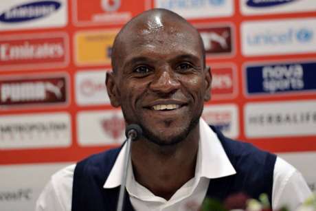 Abidal era secretário-técnico do Barça (Foto: LOUISA GOULIAMAKI AFP) Abidal era secretário-técnico do Barça (Foto: LOUISA GOULIAMAKI AFP)