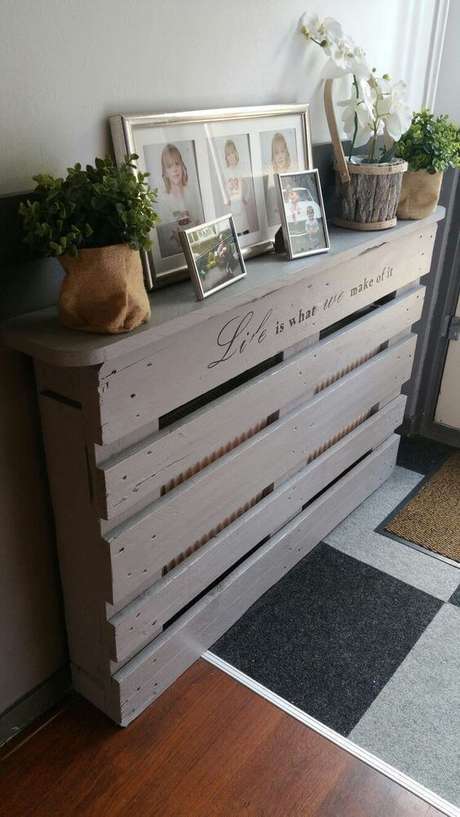 64. Aparador de pallet branco para quarto moderno – Via; Pinterest