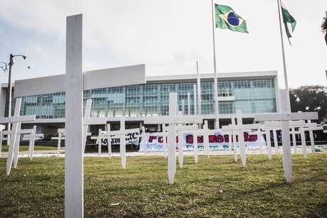 Homenagem às vítimas do coronavírus quando o Brasil batia a marca de 100 mil mortos, no dia 7 de agosto